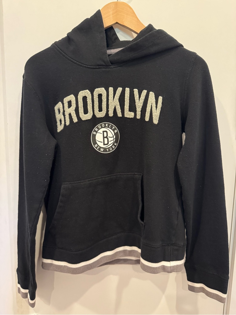 Brooklyn Nets New Era Black and Gray Logo Pullover